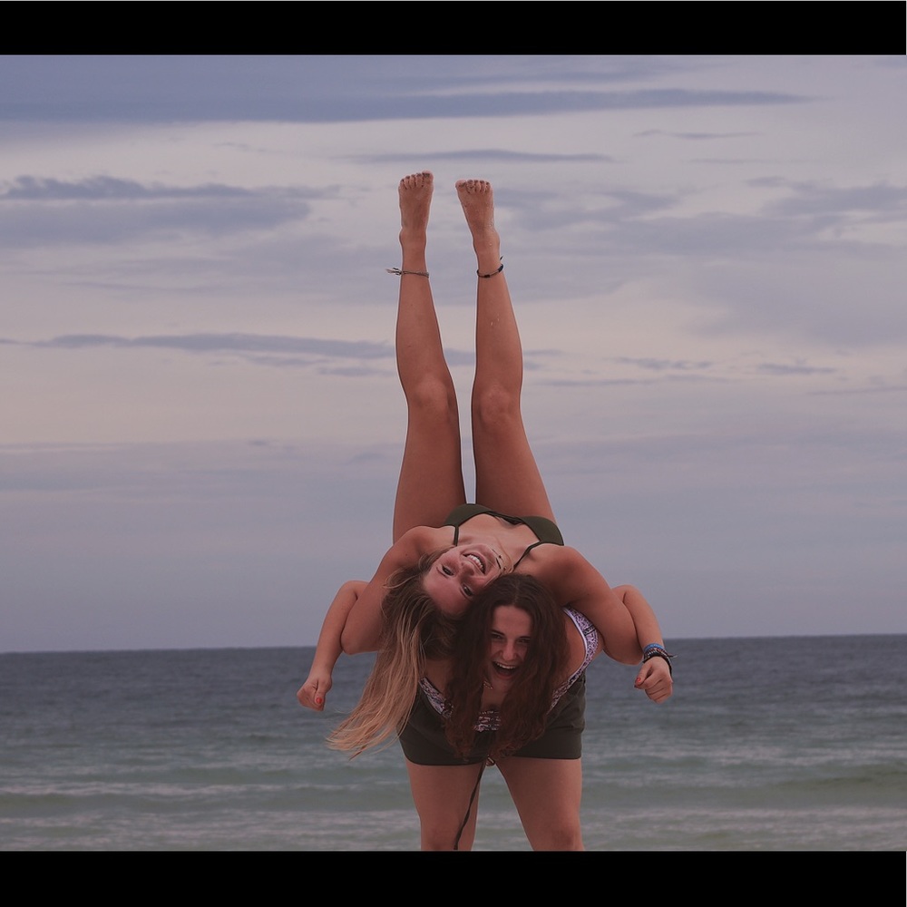 Meet your Posher, Mina